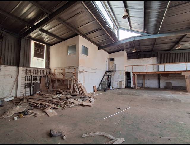 928M² WAREHOUSE TO LET IN DENVER